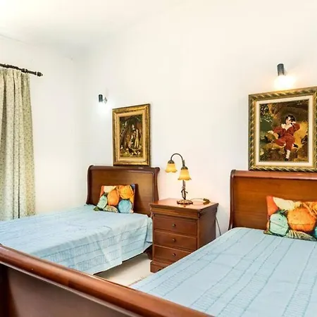 Amazing In Carvoeiro Villa *
